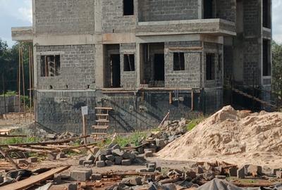 5 Bed Townhouse with En Suite at Karen - 3