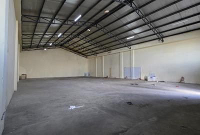 5,000 ft² Warehouse with Parking in Industrial Area - 3