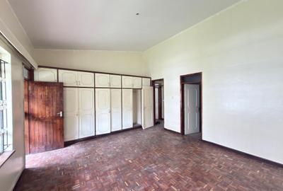 5 Bed Townhouse with En Suite at Kilimani - 4