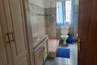3 Bed Apartment with Swimming Pool in Kilimani - 3
