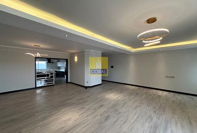 3 Bed Apartment in Riverside