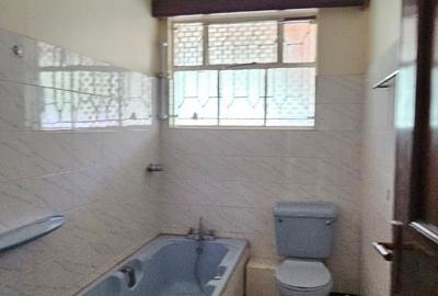 5 Bed Townhouse with En Suite in Karen - 3