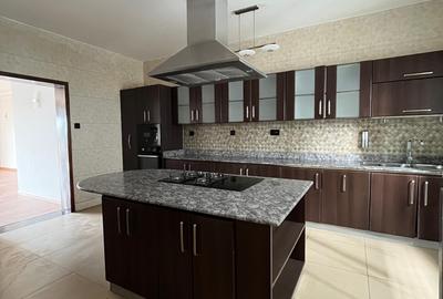 3 Bed Apartment with En Suite at Mandera Road - 4