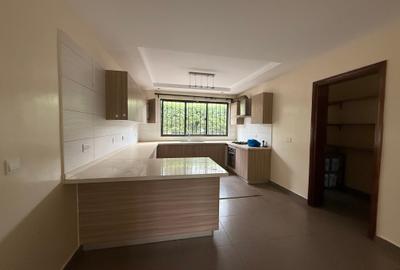 4 Bed Townhouse with En Suite in Lavington - 2