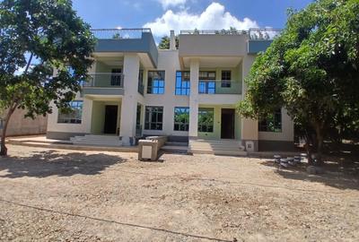 5 Bed House in Garden Estate