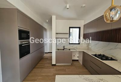 3 Bed Apartment with En Suite in Rosslyn - 2