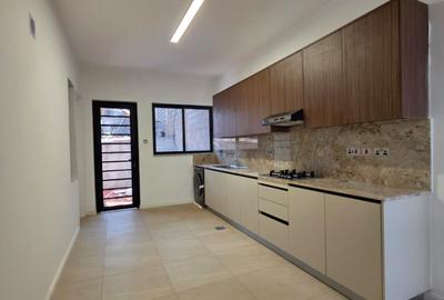 5 Bed Villa with En Suite in Lavington - 3