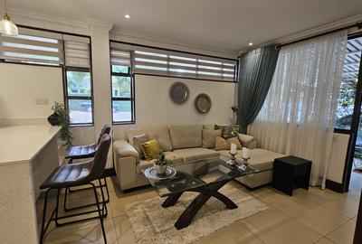 1 Bed House with En Suite at Magnolia Close - 2