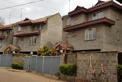 5 Bed Townhouse with En Suite at James Gichuru - 2