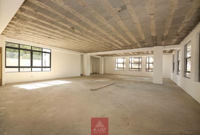 4,541 ft² Commercial Property with Service Charge Included at Padmore Road - 2