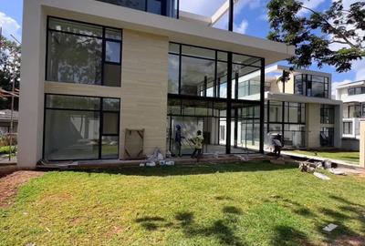 6 Bed Villa with En Suite in Lavington - 4