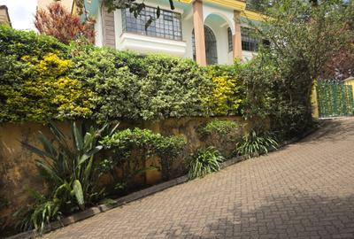 4 Bed Townhouse with En Suite in Westlands Area - 3
