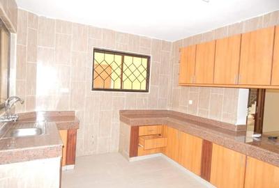 3 Bed Apartment with En Suite at Bungalows Road - 4