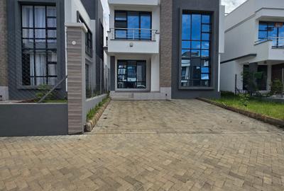 4 Bed House with En Suite at Bypass - 2