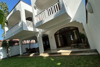 4 Bed Townhouse with En Suite at Greenwood Drive