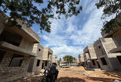 4 Bed House with En Suite at Greenwood Drive - 4