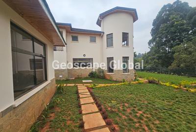 5 Bed House with En Suite in Kyuna