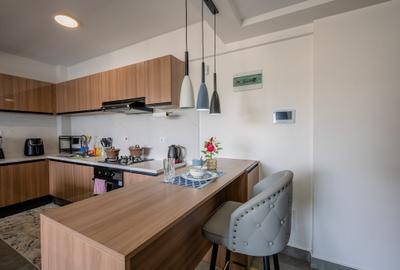 Furnished 2 Bed Apartment with En Suite at Riverside - 4