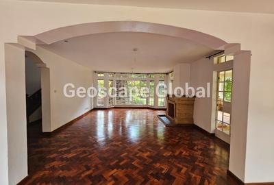 5 Bed House with En Suite in Rosslyn - 2