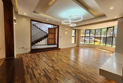 5 Bed Townhouse with En Suite in Lavington - 2