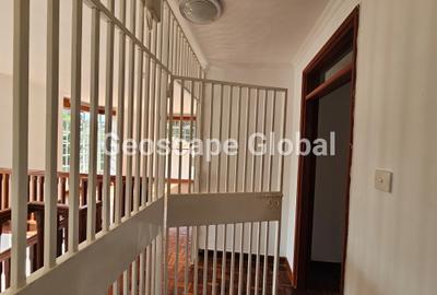 4 Bed House with En Suite in Rosslyn - 4