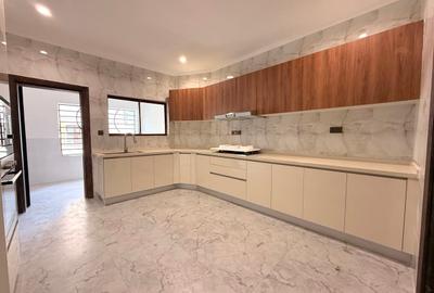 Furnished 3 Bed Apartment with En Suite in Kileleshwa - 4