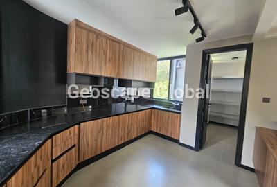 3 Bed Apartment with En Suite in Westlands Area - 2