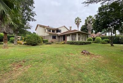 5 Bed House with En Suite in Runda