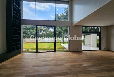 5 Bed House with En Suite in Runda - 3