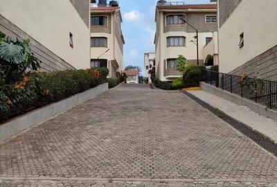 4 Bed Townhouse with En Suite in Westlands Area - 2