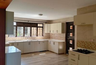 4 Bed Townhouse with En Suite in Runda - 3