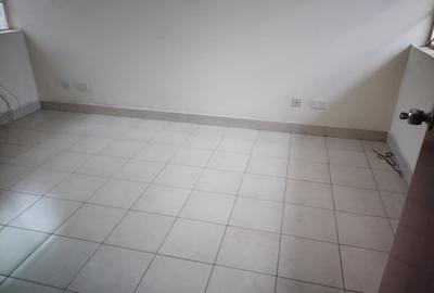 5 Bed House with En Suite at Garden City - 3