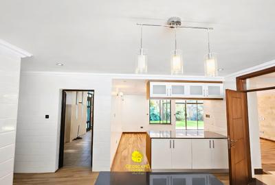 5 Bed House with En Suite in Lavington - 4