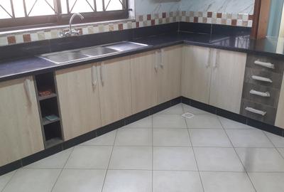 5 Bed Townhouse with En Suite in Syokimau - 4