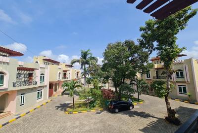 5 Bed Townhouse with Swimming Pool in Nyali Area - 2