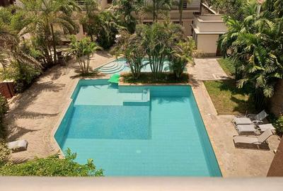 Serviced 3 Bed Apartment with En Suite at Links Road - 2