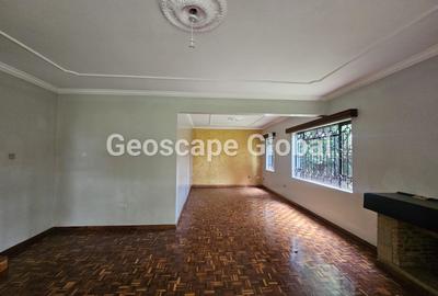 5 Bed House with En Suite in Nyari - 3