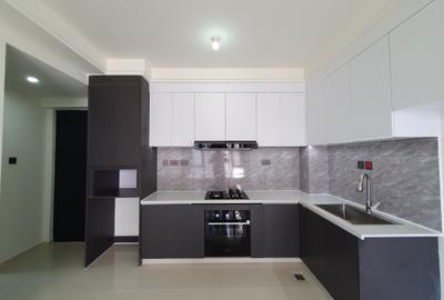 1 Bed Apartment with En Suite at Westlands Rd - 3