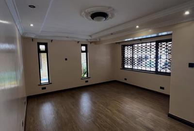 5 Bed Townhouse with En Suite at Kanjata Road - 4