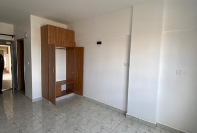 Studio Apartment with En Suite in Membley - 4