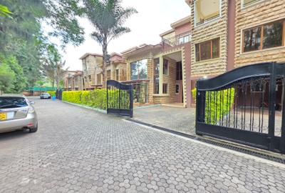 5 Bed Townhouse with En Suite at Lavington Green