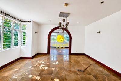 5 Bed House with En Suite in Rosslyn - 3
