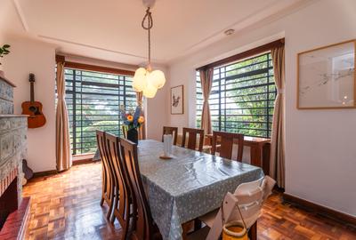 5 Bed House with Swimming Pool in Nyari - 4