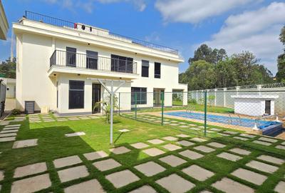 6 Bed House with En Suite in Loresho - 3