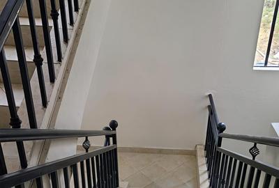 Serviced 1 Bed Apartment with En Suite at Eastern Bypass - 3