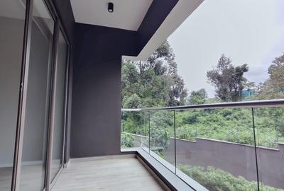 3 Bed Apartment with En Suite at Nyari - 4