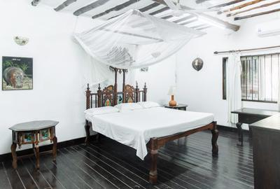 4 Bed House with En Suite in Malindi - 3