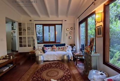 1 Bed House with En Suite at Rosslyn - 2