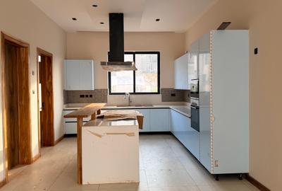 4 Bed Villa with En Suite at Loresho - 3