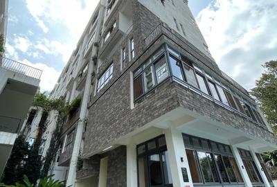 Serviced 2 Bed Apartment with En Suite in Westlands Area - 2